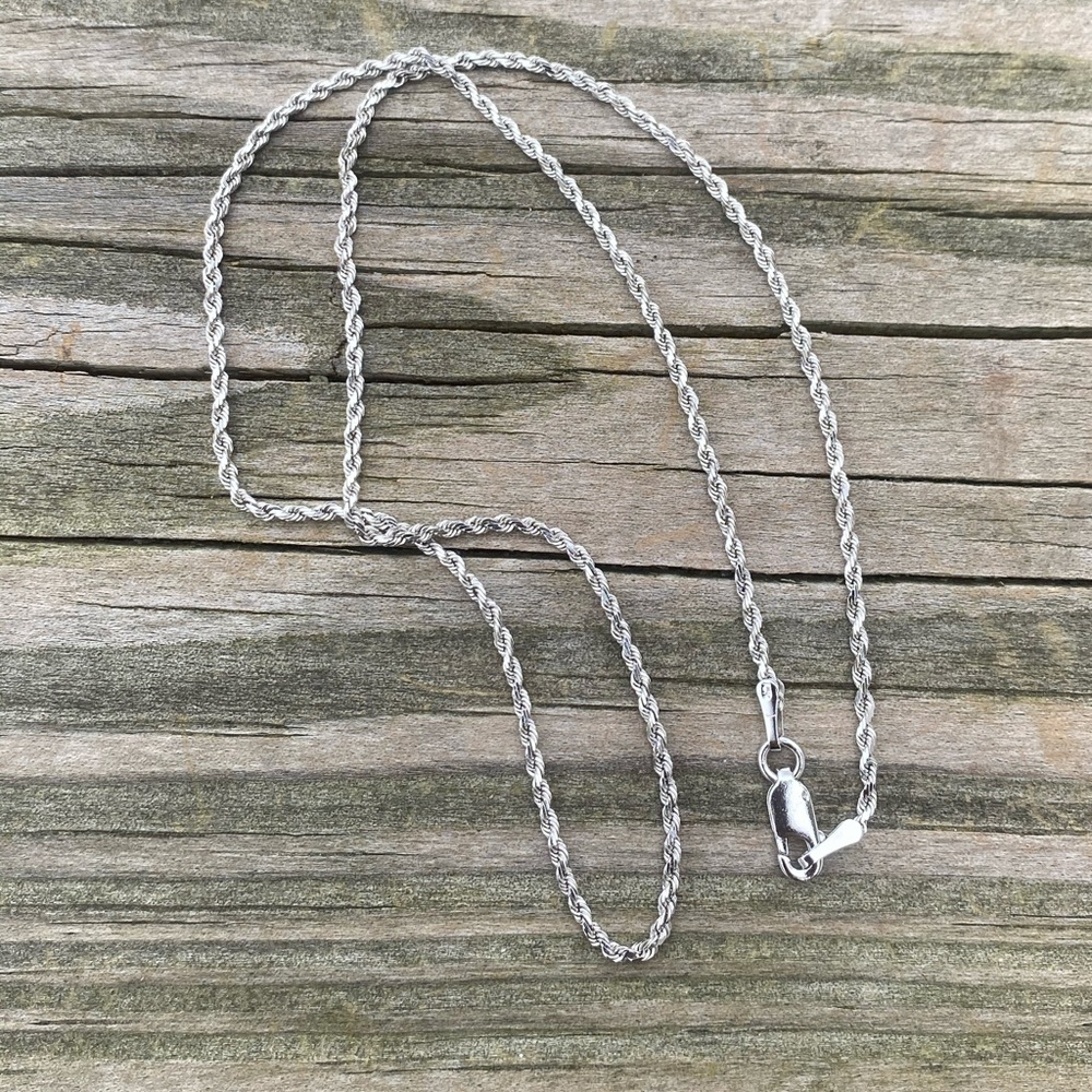 SOLD 💲Solid 18k white gold rope chain 2mm Diamond cut finish 16 inch - Picture 6 of 12